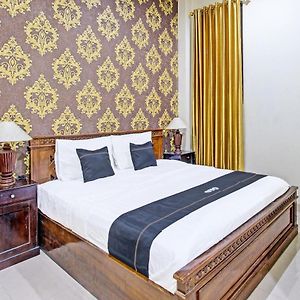 Capital O 91481 Mahkota Hotel Purwodadi